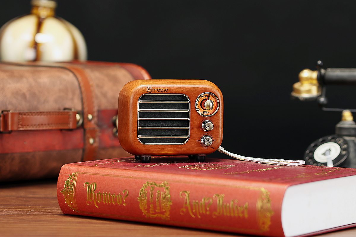 Retro Design Bluetooth Speaker with FM-Radio R918-A/C - Picture 11 of 11