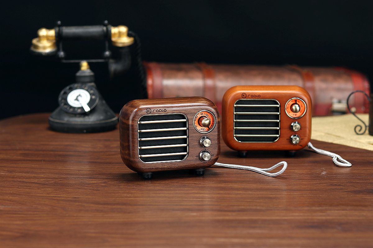 Retro Design Bluetooth Speaker with FM-Radio R918-A/C - Picture 7 of 11